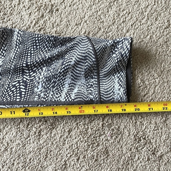 Lululemon In Movement Crop Everlux 19’’ in Swerve Vapor Metal Grey Women’s 10 - Picture 7 of 10